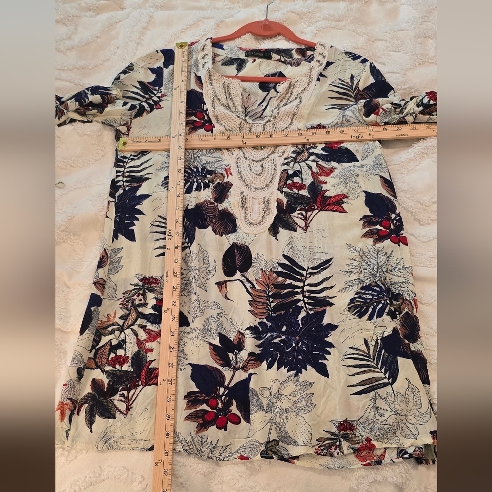 Coco+Carmern Floral Cover Up With Embroidery & Bead Accents, Size S/M (1205) - Picture 7 of 7